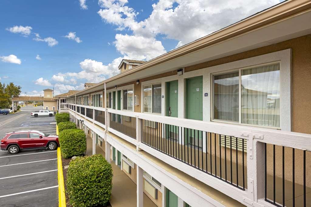 Best Western Fallon Inn & Suites Exteriör bild